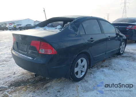2008 Honda Civic Lx z USA, uszkodzony, nr VIN 1HGFA15558L069327
